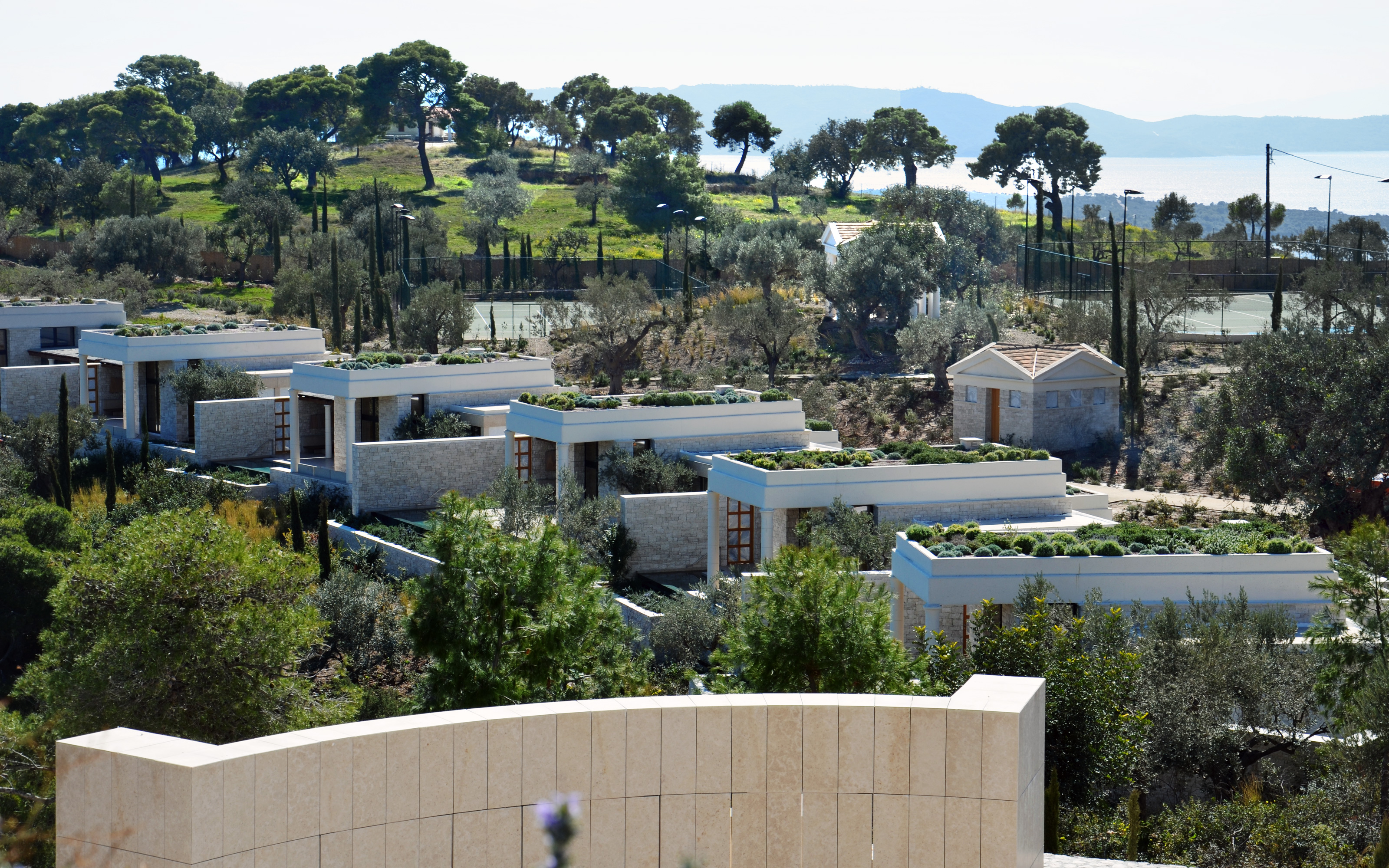 Cubiertas ajardinadas en un paisaje mediterráneo